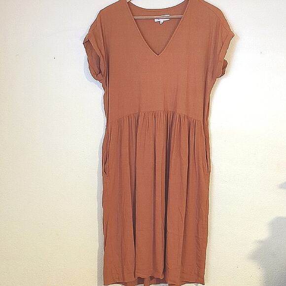 Lou & Grey Crosshatch SoftStretch V-neck Flowy Linen Dress with Pocket Small - Picture 1 of 5